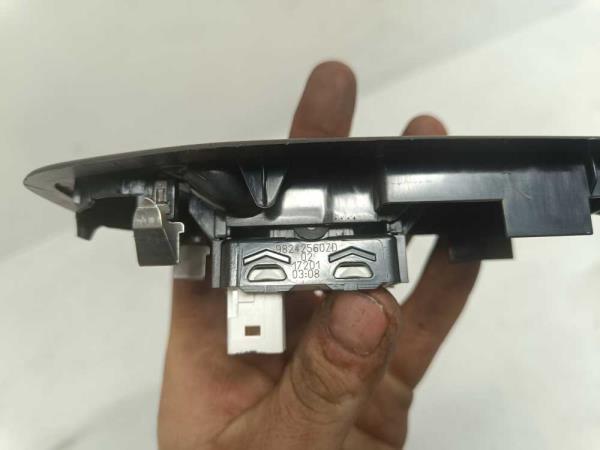 BOUTON LEVE VITRE PEUGEOT 2008 2013-2017 - Vue 3